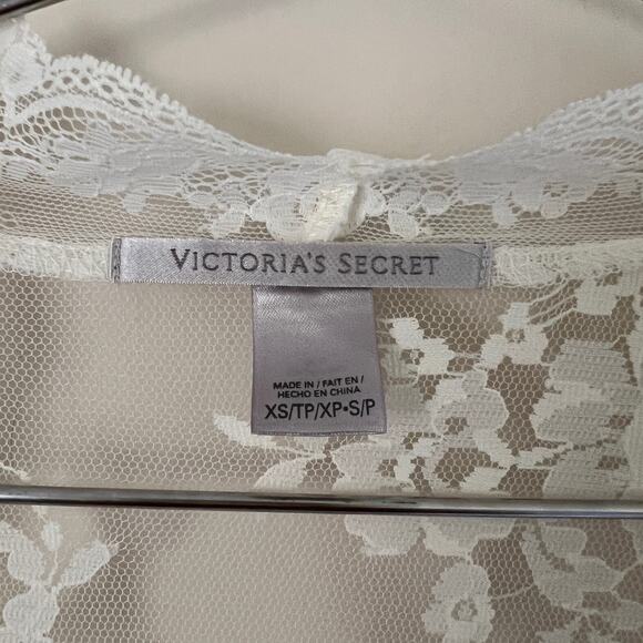 Victoria’s Secret Cream Lace Robe Size XS - Picture 5 of 6